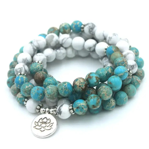 Bracelet mala en Turquoise et Howlite avec charm | Bracelets | pierre naturelle bijoux